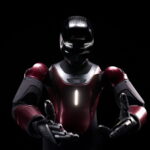 Robô humanoide com revestimento tecnológico sensível ao toque